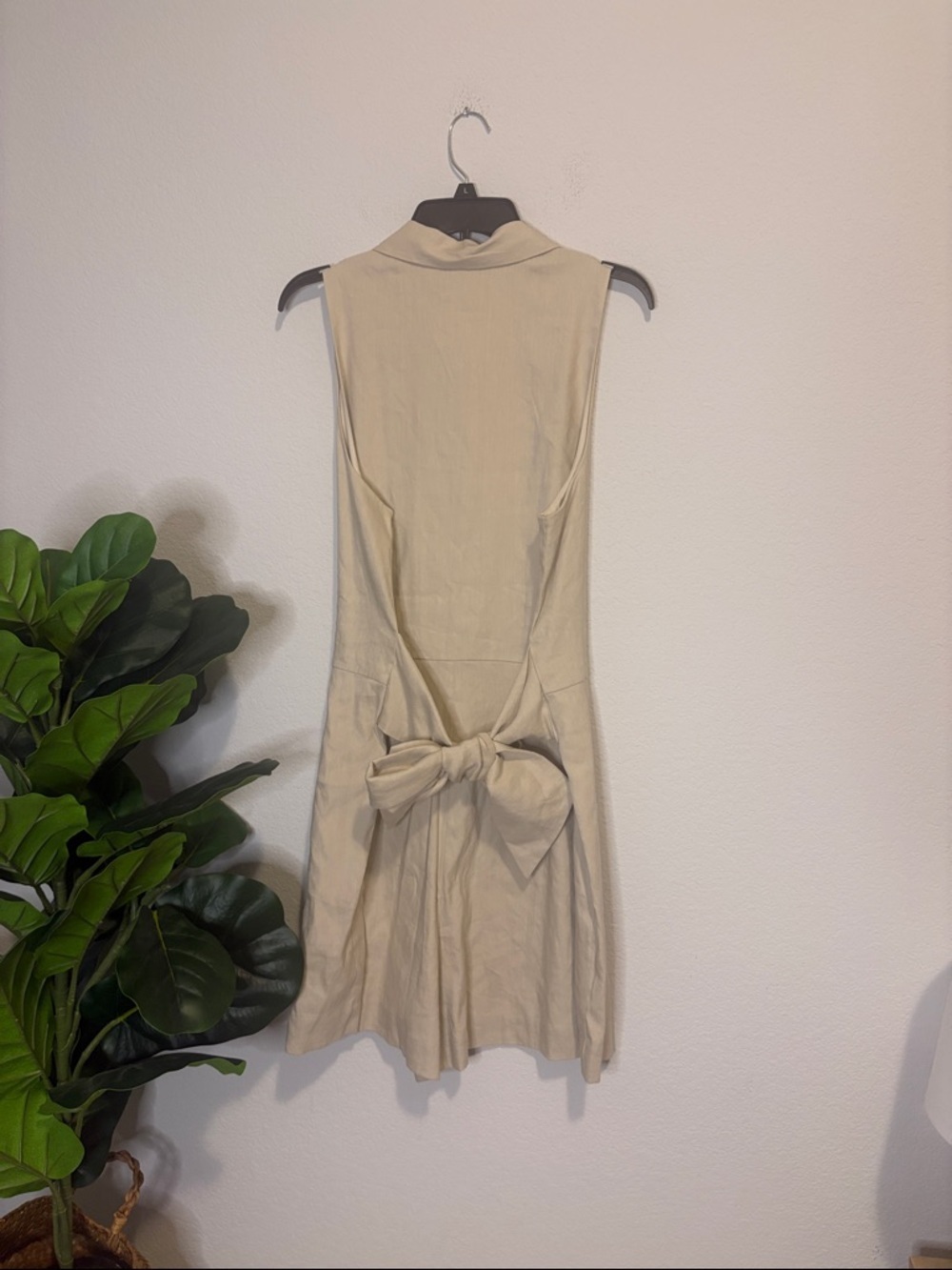 ANTONIO MELANI Sleeveless Collared Beige Jumpsuit romper with tie back - Picture 4 of 6